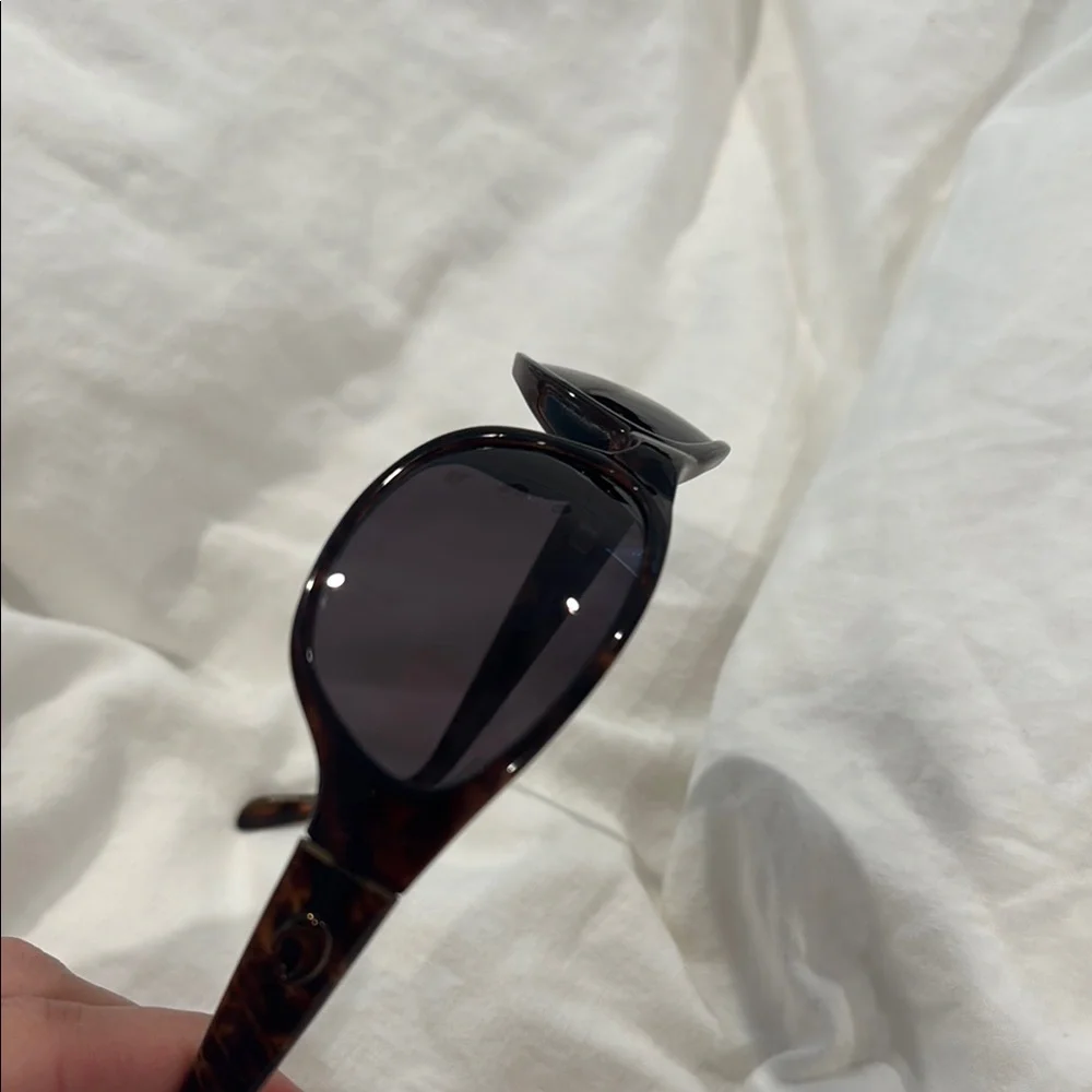 Costa Del Mar Stylish Tortoise Shell Sunglasses - Picture 6 of 7